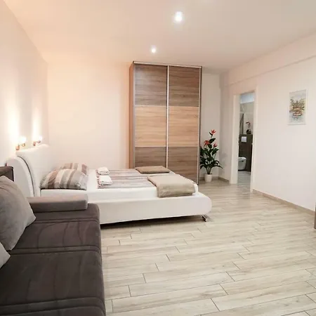 Lulic Apartment Zadar