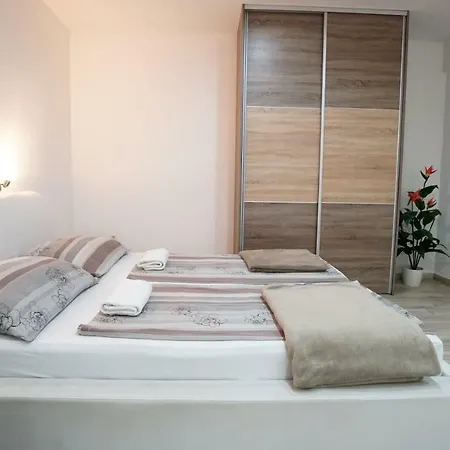 Lulic Apartment Zadar